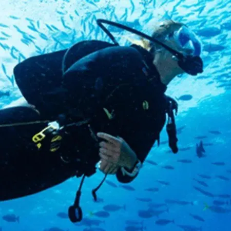 보트호텔 Neptune Dive Club 카스
