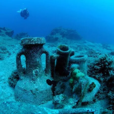 보트호텔 Neptune Dive Club 카스