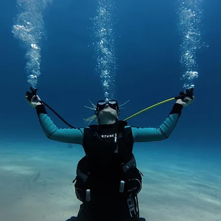 Botel Neptune Dive Club Kaş